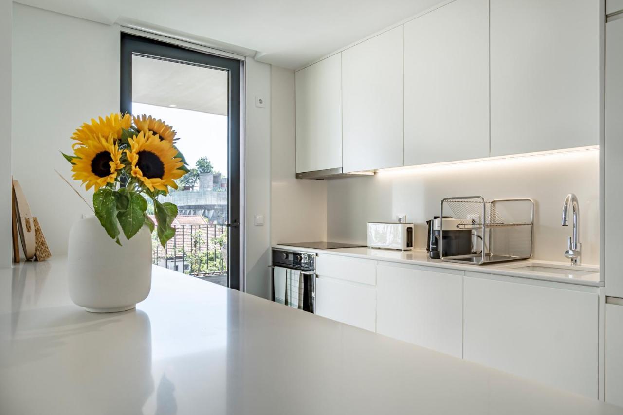 Апартаменты Bonfim Living - Great Location, Al Fresco Dining And Free Private Parking Порту Экстерьер фото